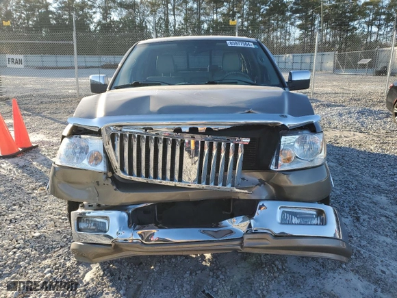2006 Lincoln Mark LT with VIN 5LTPW16516FJ07258, listed as a Copart auction lot 85977564 with 247,898 mi miles and Salvage Title. Bid and sale history available at carsss.com. Image 5.