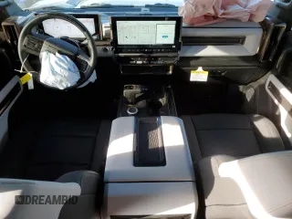 2024 GMC Hummer EV 2X with VIN 1GKB0NDE4RU104402, listed as a Copart auction lot 88446255 with 15,506 mi miles and Salvage Title. Bid and sale history available at carsss.com. Image 8.