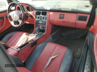 1999 Mercedes-Benz SLK-Class with VIN WDBKK47F9XF130501, listed as a Copart auction lot 71770824 with 124,669 mi miles and Clean Title. Bid and sale history available at carsss.com. Image 8.