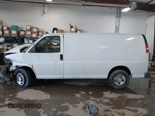 2020 Chevrolet Express Cargo Van with VIN 1GCWGAFGXL1252823, listed as a IAAI auction lot 41536004 with 1 mi miles. Bid and sale history available at carsss.com. Image 15.