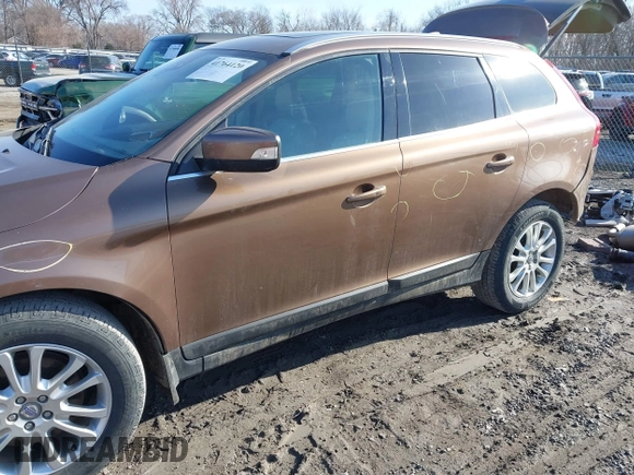 2010 Volvo XC60 3.0T with VIN YV4992DZ3A2069110, listed as a IAAI auction lot 41764120 with 160,079 mi miles. Bid and sale history available at carsss.com. Image 12.