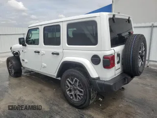 2025 Jeep Wrangler Sahara with VIN 1C4PJXEN7SW505719, listed as a Copart auction lot 52528025 with 8,911 mi miles and Clean Title. Bid and sale history available at DreamBid. Image 2.