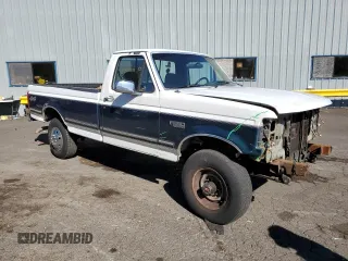 1993 Ford F-250 with VIN 2FTHF26M3PCB23740, listed as a Copart auction lot 68377914 with 279,650 mi miles and Salvage Title. Bid and sale history available at carsss.com. Image 4.