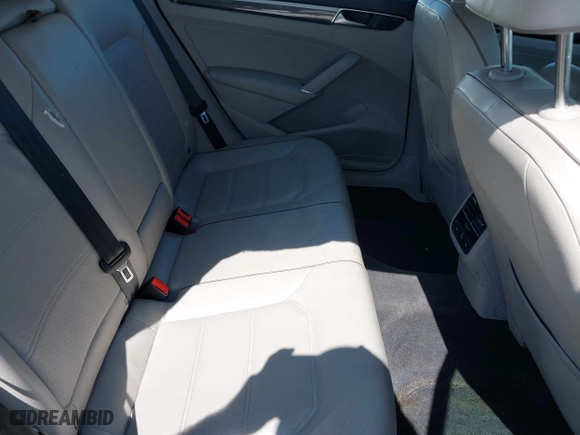 2016 Volkswagen Passat 1.8T SE w/Technology with VIN 1VWBS7A36GC047480, listed as a IAAI auction lot 41685321 with 121,379 mi miles. Bid and sale history available at carsss.com. Image 8.