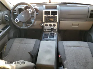 2008 Dodge Nitro SLT z VIN 1D8GU58K68W211350, wystawiony jako Copart lot #86813294 z przebiegiem Nie podano mil oraz Szkoda całkowita • Salvage title. Historia ofert i sprzedaży dostępna na DreamBid. Obrazek 8.