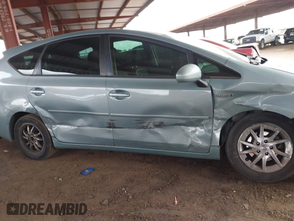 2015 Toyota Prius Two with VIN JTDZN3EU7FJ017726, listed as a IAAI auction lot 41719418 with 122,703 mi miles and . Bid and sale history available at DreamBid. Image 13.