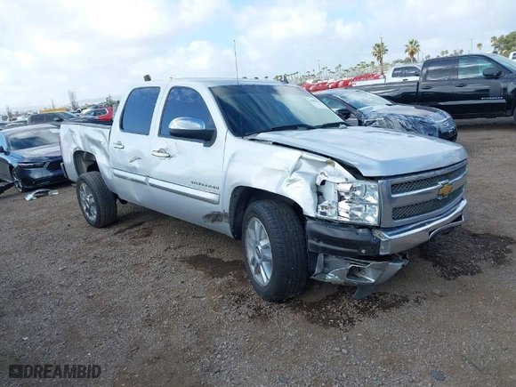 2012 Chevrolet Silverado 1500 LT with VIN 3GCPCSE05CG180389, listed as a IAAI auction lot 41880516 with 113,843 mi miles. Bid and sale history available at carsss.com. Image 1.