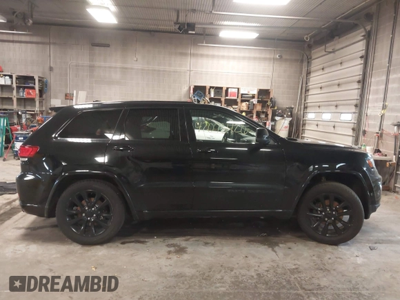 2018 Jeep Grand Cherokee Laredo E with VIN 1C4RJFAG4JC298393, listed as a IAAI auction lot 42073426 with 145,386 mi miles. Bid and sale history available at carsss.com. Image 12.