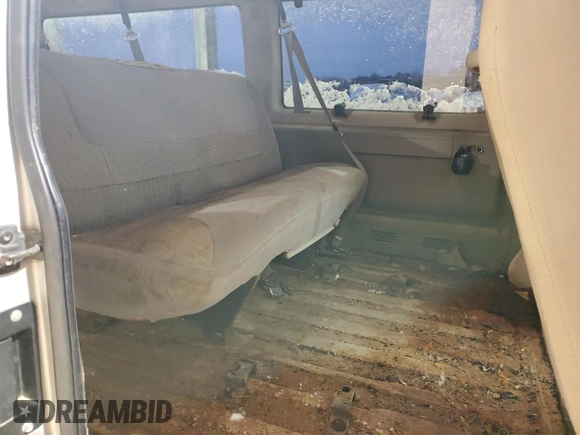 2004 Ford Econoline Passenger XL with VIN 1FBSS31L04HA31211, listed as a Copart auction lot 45018845 with 388,248 mi miles and Salvage Title. Bid and sale history available at carsss.com. Image 11.