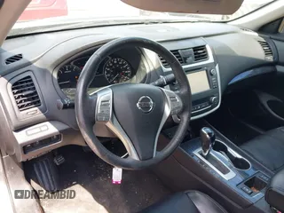 2016 Nissan Altima SR z VIN 1N4AL3AP5GC160818, wystawiony jako IAAI lot #42159742 z przebiegiem 94 034 mil mil oraz . Historia ofert i sprzedaży dostępna na DreamBid. Obrazek 13.