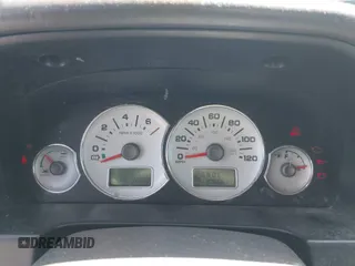 2005 Ford Escape Hybrid z VIN 1FMCU96HX5KC07151, wystawiony jako IAAI lot #42093744 z przebiegiem 275 661 mil mil oraz . Historia ofert i sprzedaży dostępna na DreamBid. Obrazek 7.