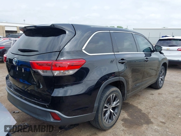 2019 Toyota Highlander LE z VIN 5TDZZRFH3KS313011, wystawiony jako IAAI lot #42140309 z przebiegiem 129 487 mil mil oraz . Historia ofert i sprzedaży dostępna na DreamBid. Obrazek 4.