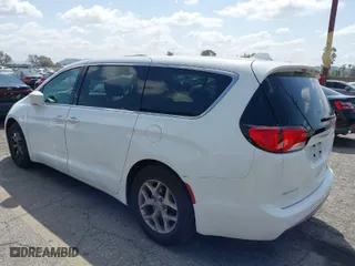 2019 Chrysler Pacifica Touring Plus with VIN 2C4RC1FG0KR629050, listed as a IAAI auction lot 41949260 with 143,879 mi miles. Bid and sale history available at carsss.com. Image 3.