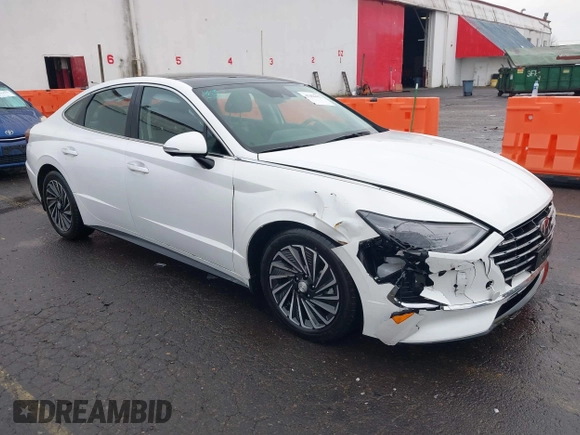 2020 Hyundai Sonata Hybrid Limited with VIN KMHL54JJ4LA015219, listed as a IAAI auction lot 41484462 with 32,725 mi miles. Bid and sale history available at carsss.com. Image 1.