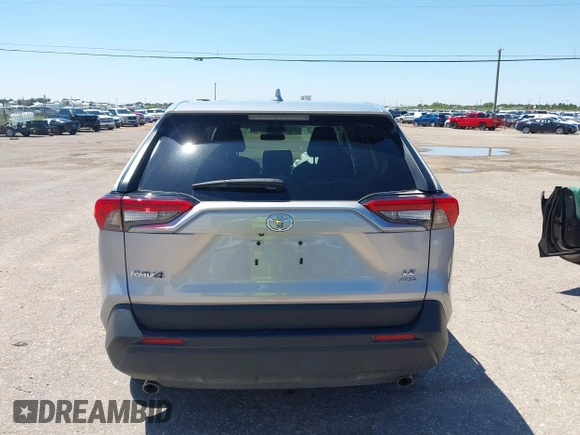 2024 Toyota RAV4 LE with VIN 2T3F1RFV5RC427974, listed as a IAAI auction lot 42648963 with 39,813 mi miles and . Bid and sale history available at DreamBid. Image 16.