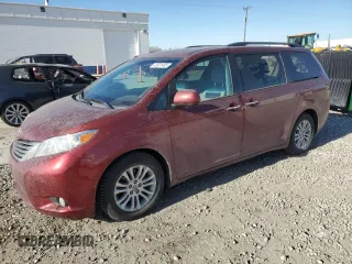 2016 Toyota Sienna XLE with VIN 5TDYK3DC9GS755500, listed as a Copart auction lot 42831485 with 60,890 mi miles and Salvage Title. Bid and sale history available at carsss.com. Image 1.
