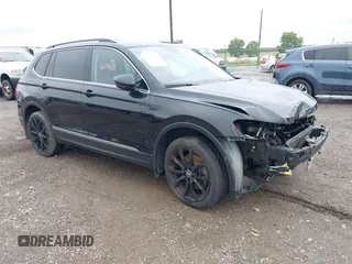 2018 Volkswagen Tiguan SEL z VIN 3VV3B7AXXJM090706, wystawiony jako IAAI lot #42216046 z przebiegiem 147 249 mil mil oraz . Historia ofert i sprzedaży dostępna na DreamBid. Obrazek 1.