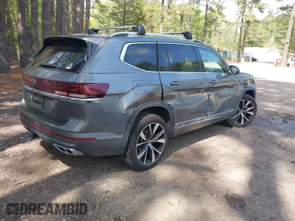 2025 Volkswagen Atlas SEL Premium R-Line with VIN 1V2FR2CA0SC522921, listed as a IAAI auction lot 42033389 with 5,342 mi miles and . Bid and sale history available at DreamBid. Image 4.