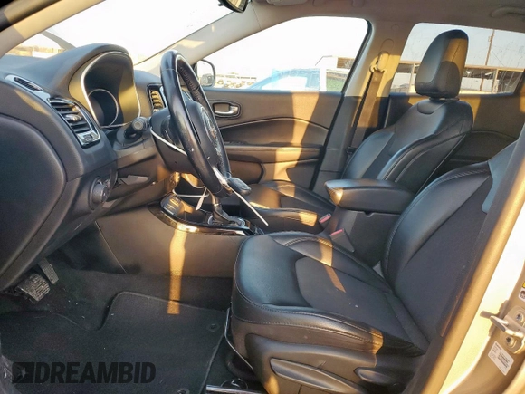 2020 Jeep Compass Altitude z VIN 3C4NJCBB7LT118041, wystawiony jako Copart lot #52822225 z przebiegiem 76 700 mil mil oraz Szkody całkowita. Historia ofert i sprzedaży dostępna na DreamBid. Obrazek 7.