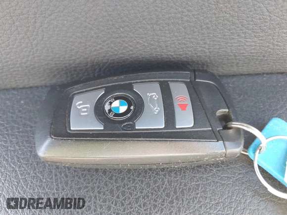 2016 BMW 3 Series 320i xDrive с VIN WBA8E5G59GNT94515, выставлен на аукционе IAAI как лот 42548876 с пробегом 72 804 миль миль и . История ставок и продаж доступна на DreamBid. Изображение 11.