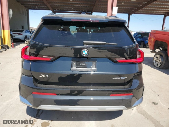2025 BMW X1 xDrive28i with VIN WBX73EF02S5221151, listed as a Copart auction lot 49895915 with 477 mi miles and Clean Title. Bid and sale history available at carsss.com. Image 6.