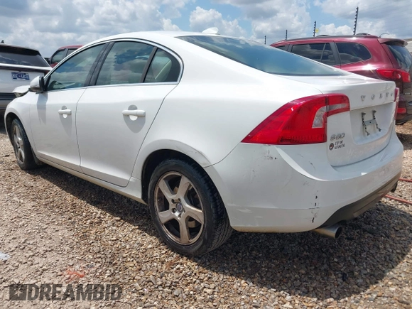 2012 Volvo S60 T5 с VIN YV1622FS4C2115146, выставлен на аукционе IAAI как лот 42216639 с пробегом 95 860 миль миль и . История ставок и продаж доступна на DreamBid. Изображение 3.