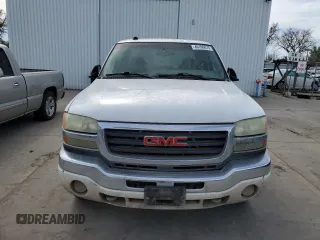 2004 GMC Sierra 2500HD SLE z VIN 1GTHK23104F109770, wystawiony jako Copart lot #46100875 z przebiegiem 101 723 mil mil oraz Szkoda całkowita • Salvage title. Historia ofert i sprzedaży dostępna na DreamBid. Obrazek 5.