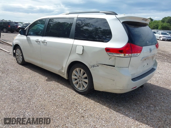2012 Toyota Sienna XLE AAS z VIN 5TDYK3DC3CS186962, wystawiony jako IAAI lot #42325047 z przebiegiem Nie podano mil oraz . Historia ofert i sprzedaży dostępna na DreamBid. Obrazek 3.
