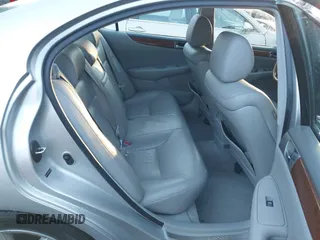 2005 Lexus ES 330 with VIN JTHBA30G355067558, listed as a IAAI auction lot 41273706 with 202,361 mi miles. Bid and sale history available at carsss.com. Image 8.