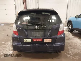 2010 Honda Fit Sport с VIN JHMGE8H47AC013526, выставлен на аукционе IAAI как лот 41617145 с пробегом 108 459 миль миль и . История ставок и продаж доступна на DreamBid. Изображение 16.