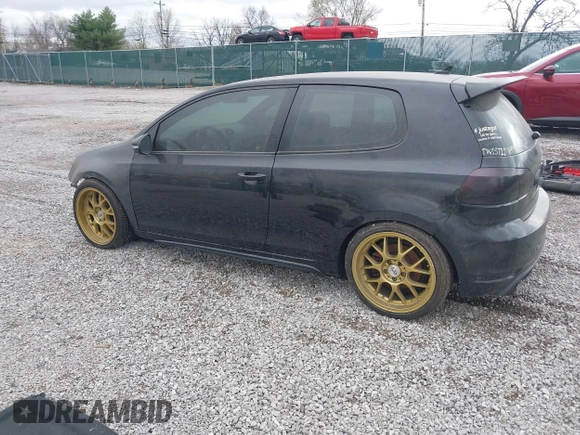 2010 Volkswagen GTI z VIN WVWEV7AJ9AW171447, wystawiony jako IAAI lot #41819084 z przebiegiem 142 270 mil mil oraz . Historia ofert i sprzedaży dostępna na DreamBid. Obrazek 3.