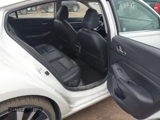 2019 Nissan Altima 2.5 Platinum with VIN 1N4BL4FV9KC112037, listed as a IAAI auction lot 41912037 with 88,484 mi miles. Bid and sale history available at carsss.com. Image 8.