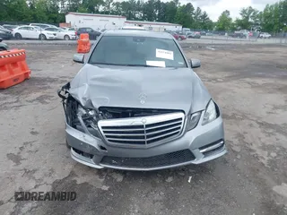 2012 Mercedes-Benz E 350 Luxury z VIN WDDHF8JB5CA601960, wystawiony jako IAAI lot #42274484 z przebiegiem 223 569 mil mil oraz . Historia ofert i sprzedaży dostępna na DreamBid. Obrazek 11.