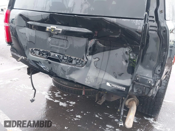 2017 Chevrolet Suburban Premier z VIN 1GNSKJKC4HR162261, wystawiony jako IAAI lot #41593672 z przebiegiem 100 136 mil mil oraz . Historia ofert i sprzedaży dostępna na DreamBid. Obrazek 6.