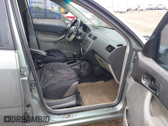 2006 Ford Focus S with VIN 1FAHP37N86W175318, listed as a IAAI auction lot 42206785 with 220,401 mi miles and . Bid and sale history available at DreamBid. Image 5.