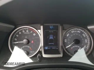 2023 Toyota Tacoma SR5 z VIN 3TMAZ5CN2PM209813, wystawiony jako Copart lot #53946645 z przebiegiem 23 411 mil mil oraz Szkody całkowita. Historia ofert i sprzedaży dostępna na DreamBid. Obrazek 9.