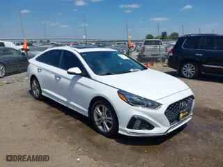 2018 Hyundai Sonata SEL with VIN 5NPE34AF0JH709927, listed as a IAAI auction lot 40183011 with 76,281 mi miles. Bid and sale history available at carsss.com. Image 1.