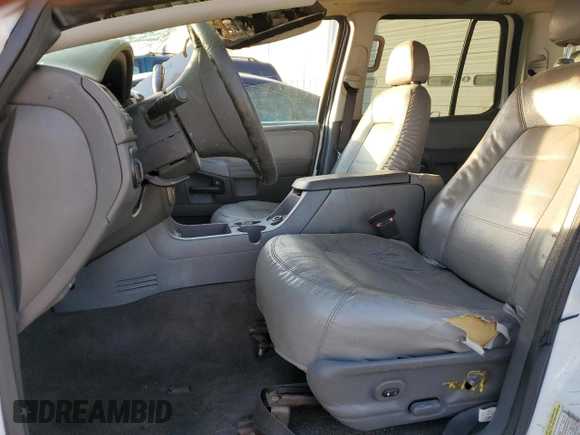 2005 Ford Explorer XLT with VIN 1FMZU63K45UC05666, listed as a Copart auction lot 45908855 with Not provided miles and Non repairable. Bid and sale history available at DreamBid. Image 7.