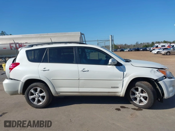 2011 Toyota RAV4 Ltd with VIN 2T3YF4DV1BW057806, listed as a IAAI auction lot 41237304 with 158,305 mi miles. Bid and sale history available at carsss.com. Image 13.