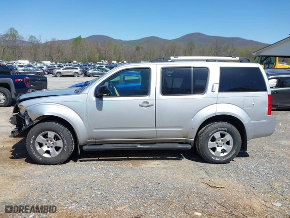 2011 Nissan Pathfinder SV with VIN 5N1AR1NN1BC626741, listed as a IAAI auction lot 41957479 with 204,128 mi miles. Bid and sale history available at carsss.com. Image 15.