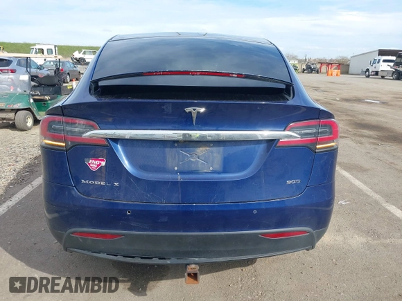 2016 Tesla Model X 70D z VIN 5YJXCAE29GF015890, wystawiony jako IAAI lot #41637564 z przebiegiem 145 848 mil mil oraz . Historia ofert i sprzedaży dostępna na DreamBid. Obrazek 16.