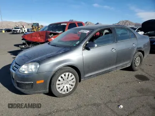2010 Volkswagen Jetta S с VIN 3VWJZ7AJ6AM079244, выставлен на аукционе Copart как лот 82582314 с пробегом 122 617 миль миль и Списание • Salvage title. История ставок и продаж доступна на DreamBid. Изображение 1.