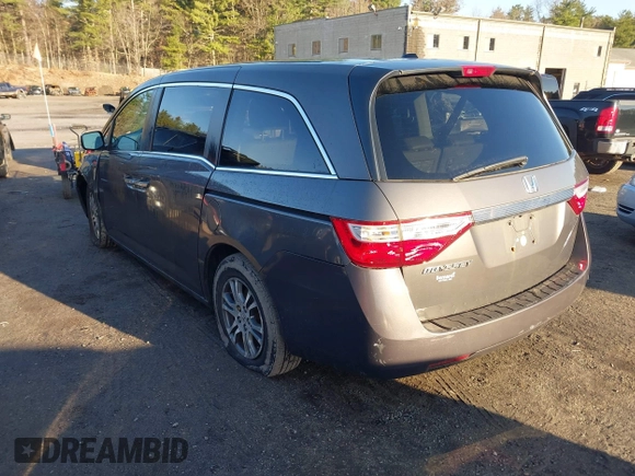 2013 Honda Odyssey EX-L with VIN 5FNRL5H64DB034860, listed as a IAAI auction lot 42013204 with 104,314 mi miles and . Bid and sale history available at carsss.com. Image 3.