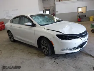 2015 Chrysler 200 C with VIN 1C3CCCEG9FN573670, listed as a IAAI auction lot 41918086 with 260,656 mi miles. Bid and sale history available at carsss.com. Image 1.