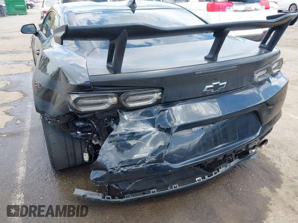2019 Chevrolet Camaro 2SS with VIN 1G1FG1R70K0126995, listed as a IAAI auction lot 41946655 with 40,423 mi miles and . Bid and sale history available at DreamBid. Image 6.