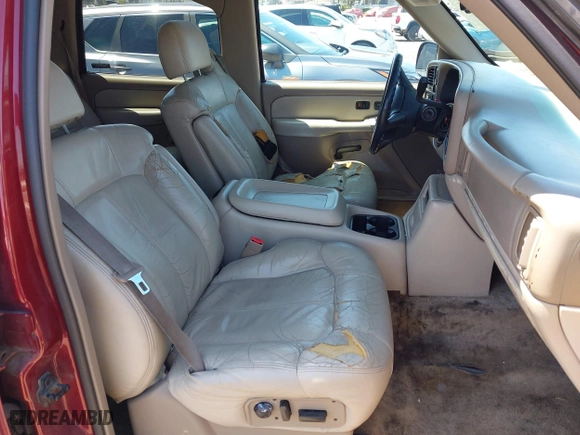 2001 Chevrolet Tahoe LT with VIN 1GNEC13T01R218517, listed as a IAAI auction lot 41979136 with 291,164 mi miles. Bid and sale history available at carsss.com. Image 5.