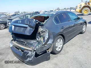 2008 Nissan Altima 2.5 SL with VIN 1N4AL21E18N447300, listed as a IAAI auction lot 40548669 with 178,745 mi miles. Bid and sale history available at carsss.com. Image 4.