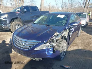 2014 Hyundai Sonata SE with VIN 5NPEC4AC6EH839254, listed as a IAAI auction lot 41531077 with 190,000 mi miles and . Bid and sale history available at DreamBid. Image 2.