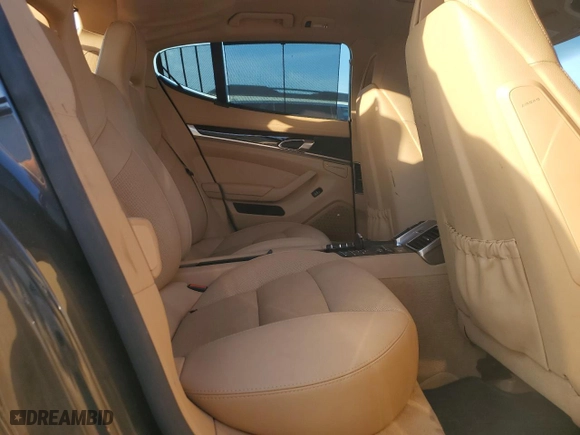 2014 Porsche Panamera S E-Hybrid with VIN WP0AD2A77EL044731, listed as a Copart auction lot 82918834 with 41,296 mi miles and Salvage Title. Bid and sale history available at carsss.com. Image 10.