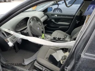 2000 BMW 3 Series 323i z VIN WBAAM3341YFP73140, wystawiony jako Copart lot #88599885 z przebiegiem Nie podano mil oraz Nie do naprawy • Non repairable. Historia ofert i sprzedaży dostępna na DreamBid. Obrazek 7.